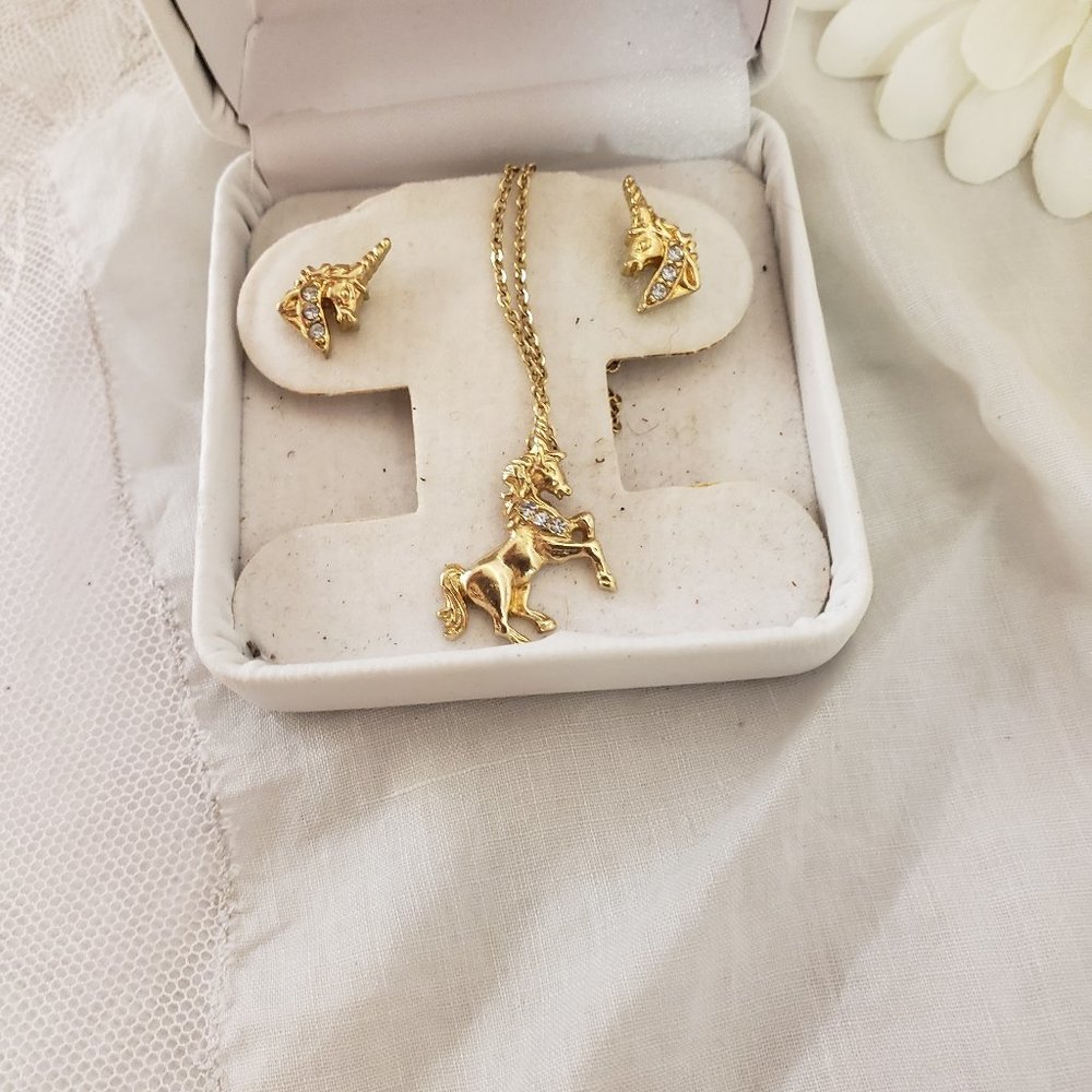 Vintage Avon Unicorn goldtone costume jewelry earrings pendant set